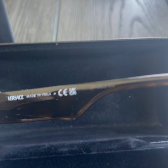 💎AUTHENTIC💎NWT Versace Women's dark brown 56mm Sunglasses w/box & case - Picture 8 of 9
